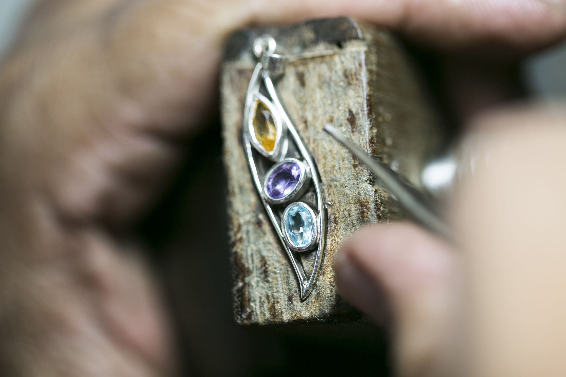 Jewellery Manufacturing Process | Casting, Polishing & Stone Setting